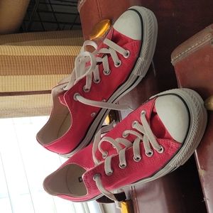 Converse in Pink!